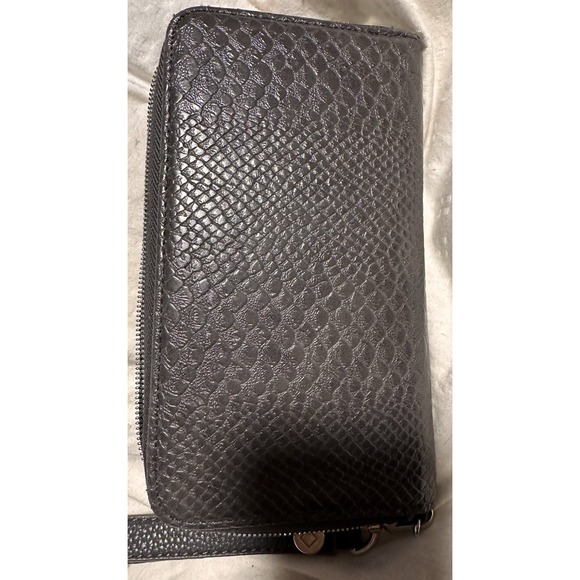 Jewell By Thirty-One All About The Benajims Wrap Around Wallet Faux Snakeskin - Picture 6 of 8